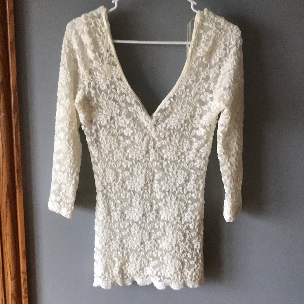 PacSun deep V white lace quarter sleeve top